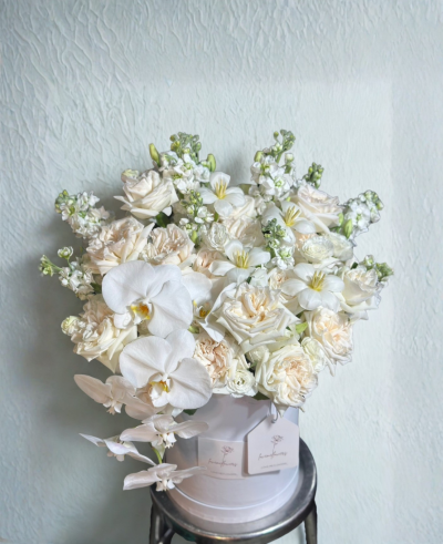 White Elegant Tone flower box - Perfect for Gifting