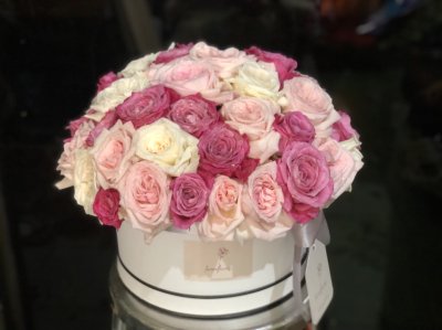 50 Roses Shades of Pink Flowerbox - BEST SELLER