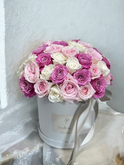 50 Roses Shades of Pink Flowerbox - BEST SELLER