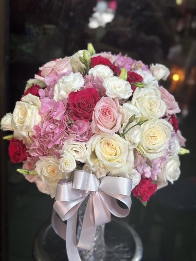 Vase Shades of Pink Perfect for Celebration