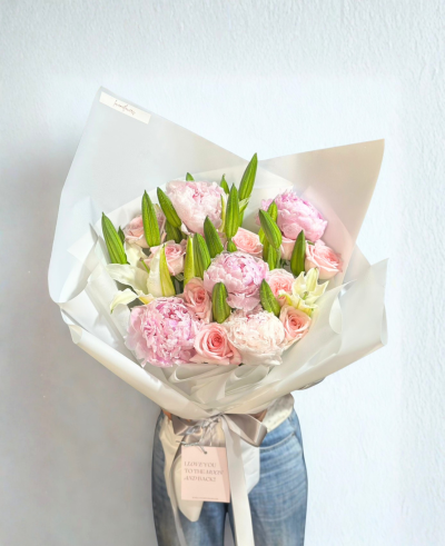 Peonies x Lillies Pink Rose Bouquet - Elegant and Cute