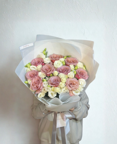 Elegant Coffee Tone Bouquet - Perfect for Gifting
