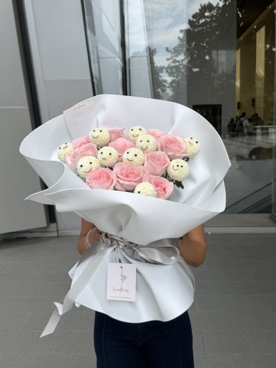 Pink Rose & Smiley Ping Pong White Foam Wrapping Bouquet