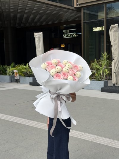 Pink Rose & Smiley Ping Pong White Foam Wrapping Bouquet