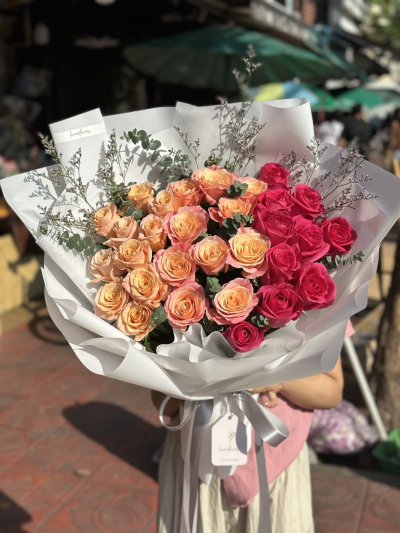 30 Roses Ombre Shading Bouquet Perfect Celebration