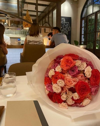 Ready to Mingle with Spray Roses