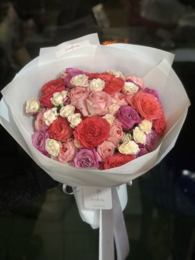 Ready to Mingle with Spray Roses