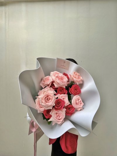 Majenta Rosie 20 Roses Bouquet | Trendy Wrapping