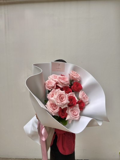 Majenta Rosie 20 Roses Bouquet | Trendy Wrapping