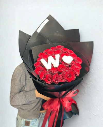 Custom Initial & Heart Red Rose Luxe Black Bouquet