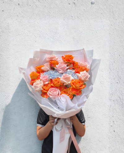 Bright Rose and Hydrangea Bouquet