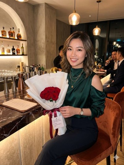 10 Red Roses Bouquet - Best Seller