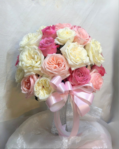 Shades of Pink Flower Vase 30 Roses