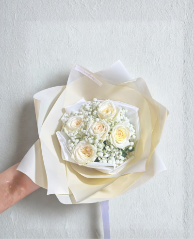 5 White Rose & Baby's Breath Bouquet