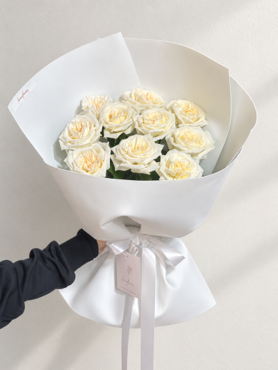 Luxury 10 White Rose Foam Wrapping