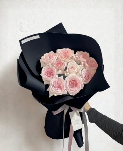 10 English Rose Black Trendy Wrapping