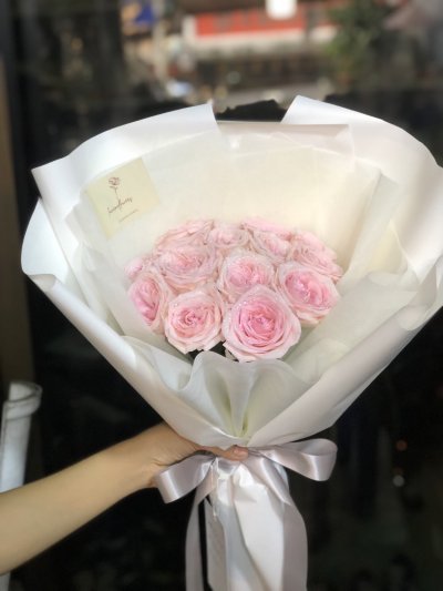 10 Pink Roses Bouquet