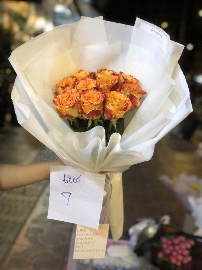 10 Ombre Roses Bouquet