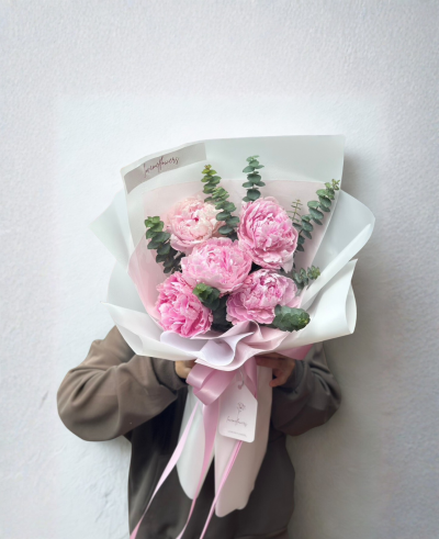 5 Peonies Bouquet