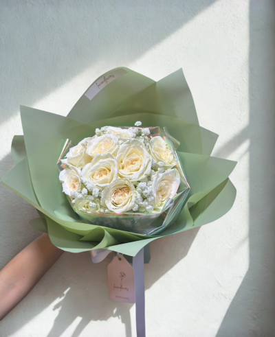 10 White Roses Small Bouquet