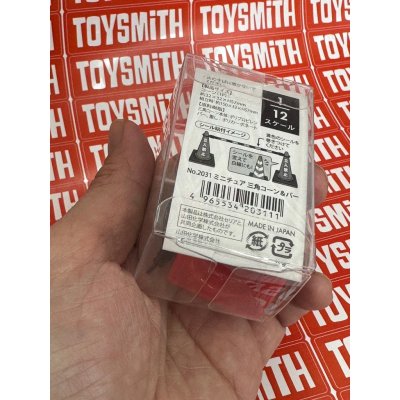 [พร้อมส่งในไทย] กรวยกั้นถนนจิ๋ว ทำจากพลาสติก ของเลานของตกแต่ง ของจิ๋ว  1/12