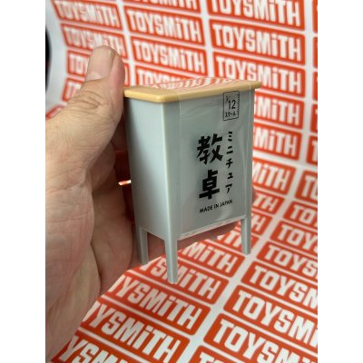 [พร้อมส่งในไทย] โต๊ะยืนจิ๋ว โต๊ะทรงสูงจิ๋ว สเกล 1/12 สำหรับโมเดลฟิกเกอร์ เฟอร์นิเจอร์จิ๋ว ของจิ๋ว