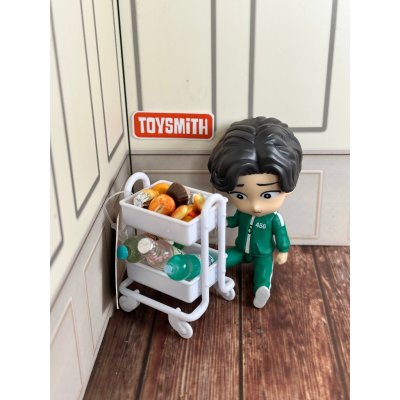 [พร้อมส่งในไทย] ชั้นวางของมีล้อจิ๋ว ของเล่นของตกแต่งตุ๊กตา ชั้นใส่ของ ชั้นเก็บของจิ๋ว ของจิ๋ว