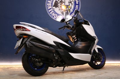 SUZUKI BURGMAN 400 ปี 2020 สีขาว