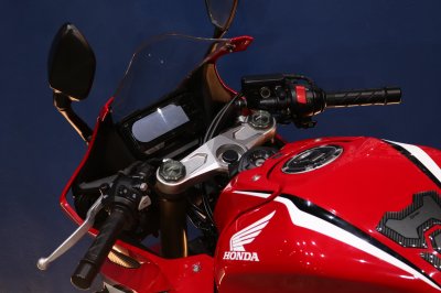 HONDA CBR650R ปี 2020 สีแดง ไมล์ 8,xxx