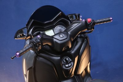 YAMAHA X-MAX 300 ปี 2021 สีเทา