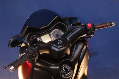 YAMAHA X-MAX 300 ปี 2021 สีแดง