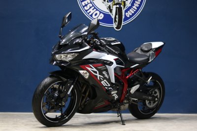 KAWAZAKI ZX-25R SE ปี 2020 สีดำ วิ่งเพียง 2,xxx