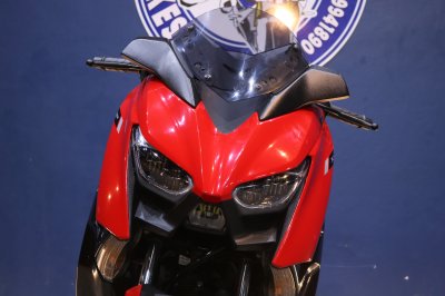 YAMAHA X-MAX 300 ปี 2022 สีแดง