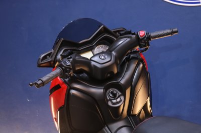 YAMAHA X-MAX 300 ปี 2022 สีแดง