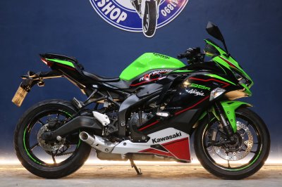 KAWASAKI ZX-25R SE ปี 2021 เขียว ดำ