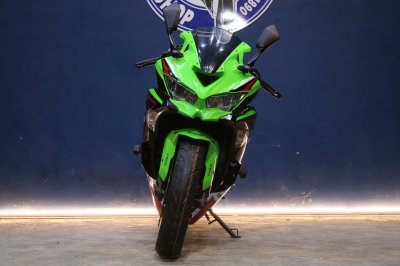 KAWASAKI ZX-25R SE ปี 2021 เขียว ดำ