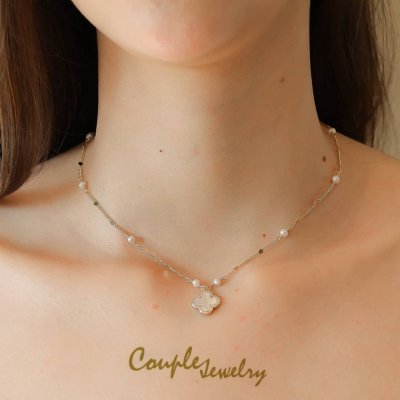 Clover pearl necklace