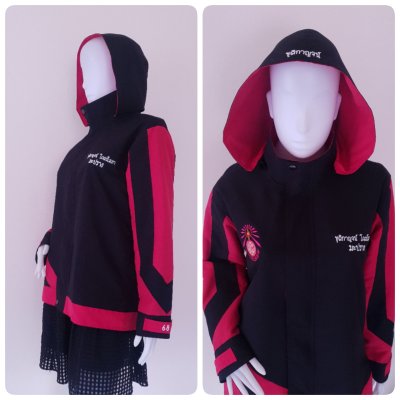 เสื้อรุ่น Custom2สี ดำ-แดง แต่งแถบเฉียงหน้าหลัง แต่งแขนแหลม