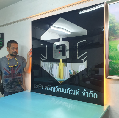 ป้ายอะคริลิคมิลเลอร์สี่เหลี่ยมรวมไฟออกหลัง ขนาด 120x120 cm.