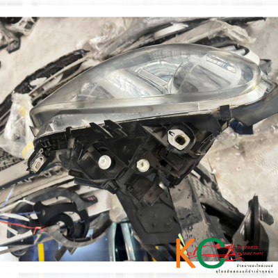 ไฟหน้า Mercedes-Benz W169 ของแท้ มือสอง สภาพดี พร้อมใช้งาน Genuine Used Mercedes-Benz W169 Headlight in Good Condition