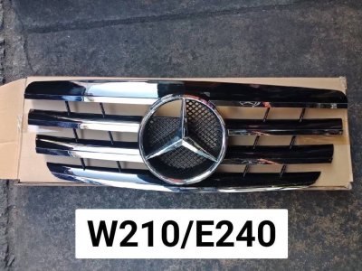 กระจังหน้าW210