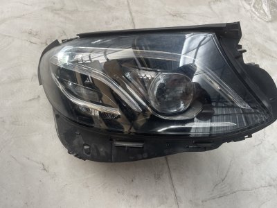 ไฟหน้าW205