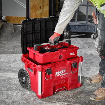 Milwaukee รุ่น 48-22-8427 กล่องเครื่องมือ PACKOUT ล้อลากพร้อมก้านจับ low profile