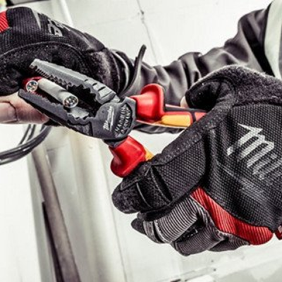 Milwaukee รุ่น 4932464572 คีมปากตรง หุ้มฉนวนกันไฟฟ้า VDE