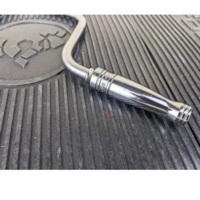 Snap-on รุ่น F4LB ด้ามขันยาว 3/8" ใช้สำหรับ "คลายน็อตที่แน่นจัด" เป็นจังหวะแรก ก่อนที่จะเอาด้ามฟรี FR80 มาหมุนต่อ