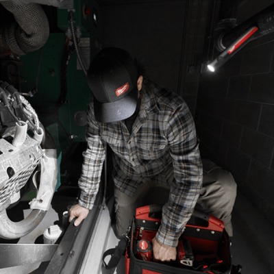 Milwaukee รุ่น IR FL500 ไฟฉาย แบบชาร์จไฟได้ 500 ลูเมน