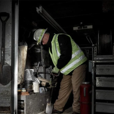 Milwaukee รุ่น ISHL-LED ไฟฉายคาดหมวก แอลอีดี แบบปลอดภัยจากการจุดระเบิด