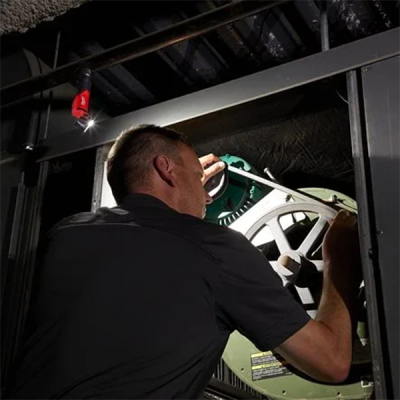 Milwaukee รุ่น L4 PWL-301 ไฟส่องทำงาน แบบแกนหมุน