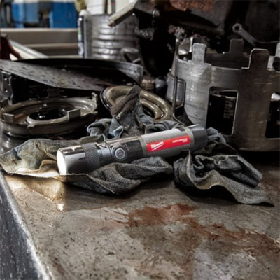 Milwaukee รุ่น L4 TMLED-301 ไฟฉายโลหะหมุนปรับแสง แอลอีดี