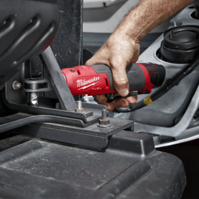 Milwaukee รุ่น M12 FHIR38-0 ประแจบล็อกด้ามฟรีไร้สาย 12 โวลต์ 3/8" (เครื่องเปล่า)